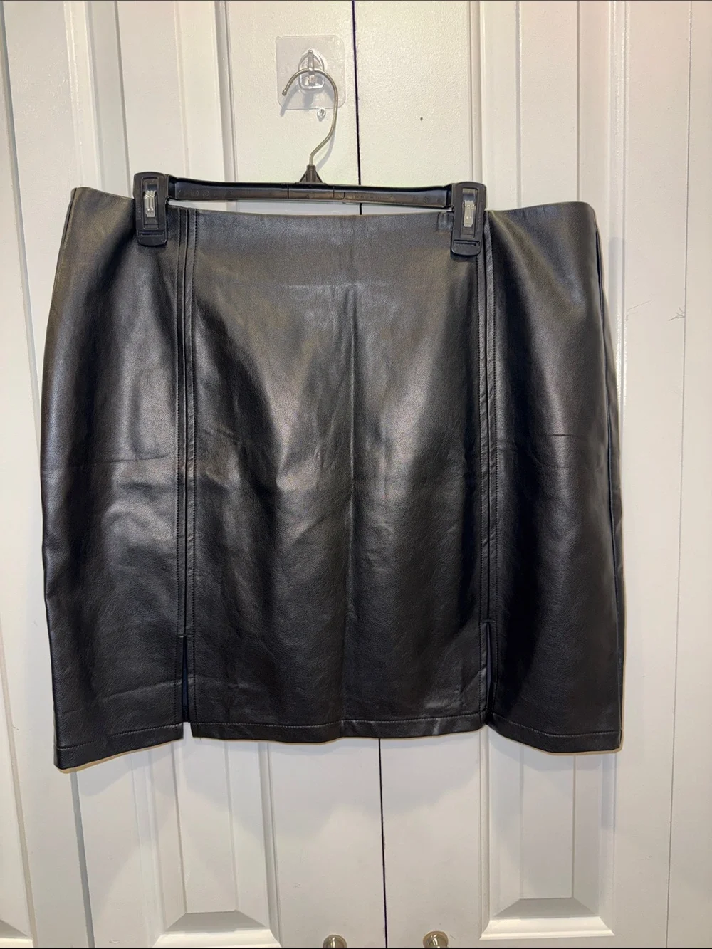 Mangopop‎ Black Faux Leather Mini Skirt with Vertical Seams